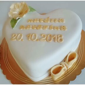 Torta č.123 Počet porcií 12-16 ks CENA: 75 €